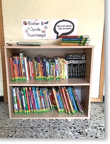 Bücher- und Spiele-Tauschregal in der Erich Kästner Schule Bad Salzuflen